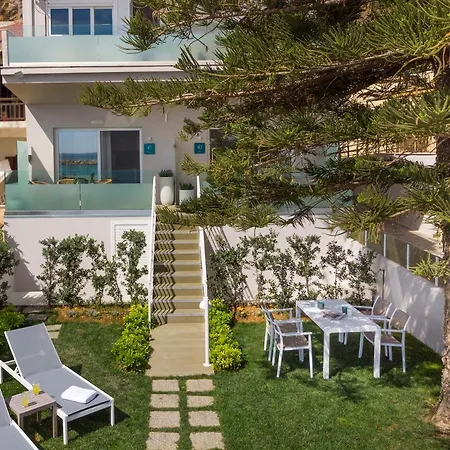Sea Front Cozy Apartment *