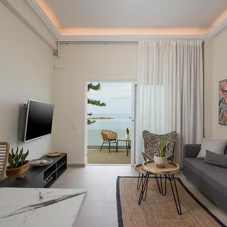 Sea Front Cozy Apartment *