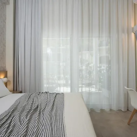 Sea Front Cozy Apartment